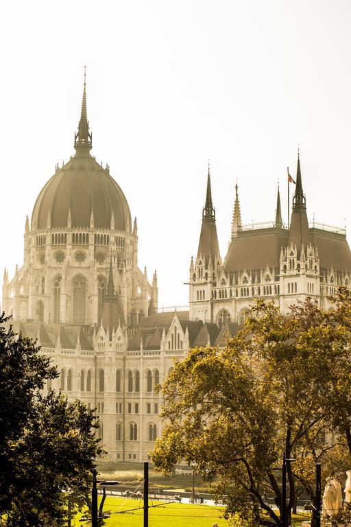 Parliament Suite With A View Budapeste Exterior foto